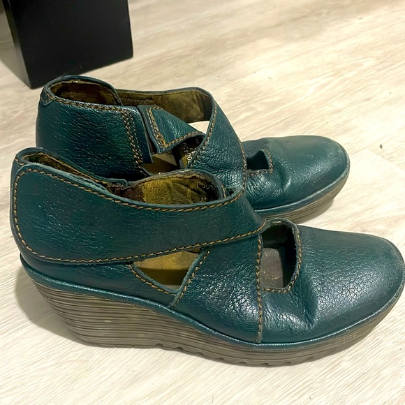 FLY LONDON WEDGES - Picture 1 of 3